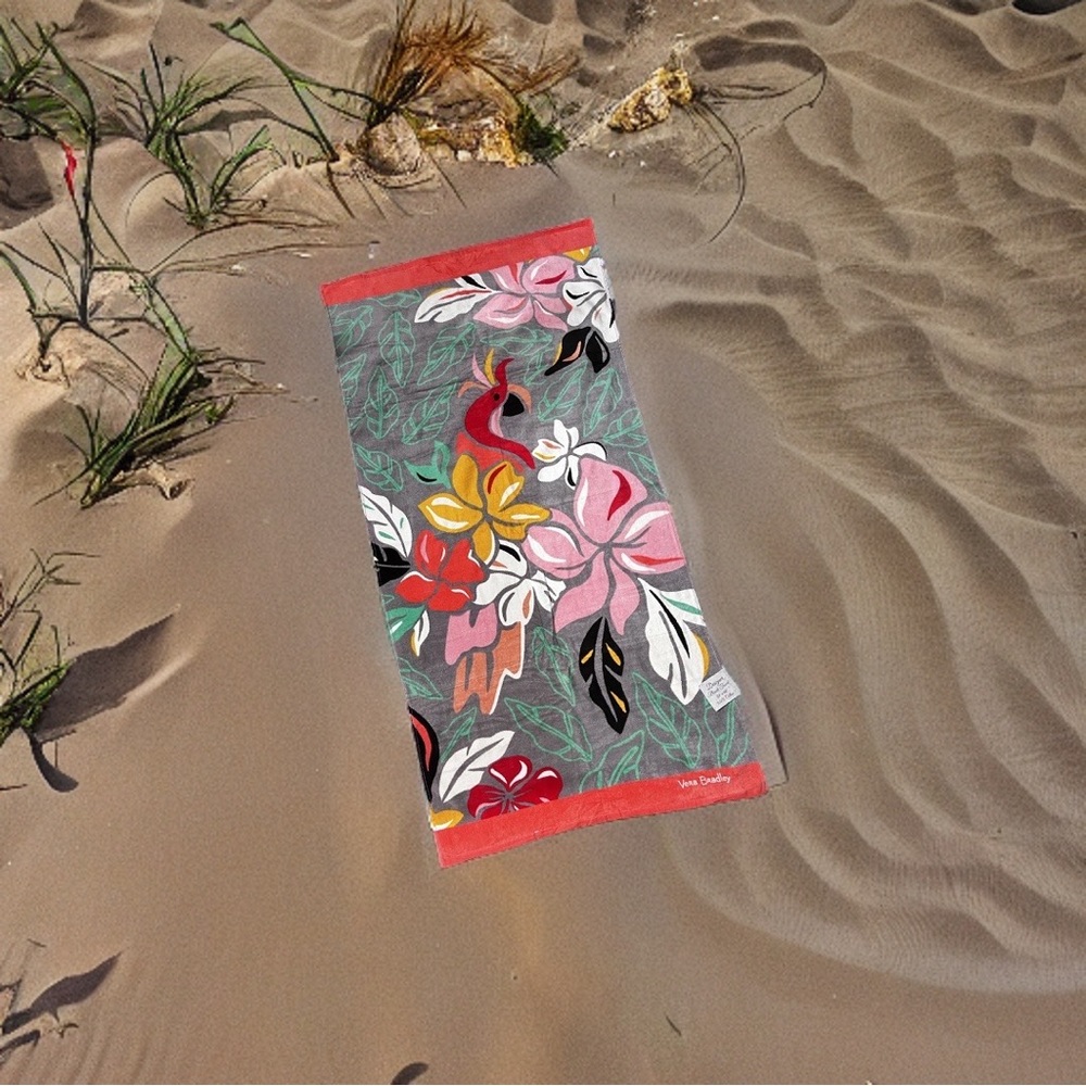 Vera Bradley Beach Towel Large 33 x 66 NWT Large Floral - Picture 8 of 8